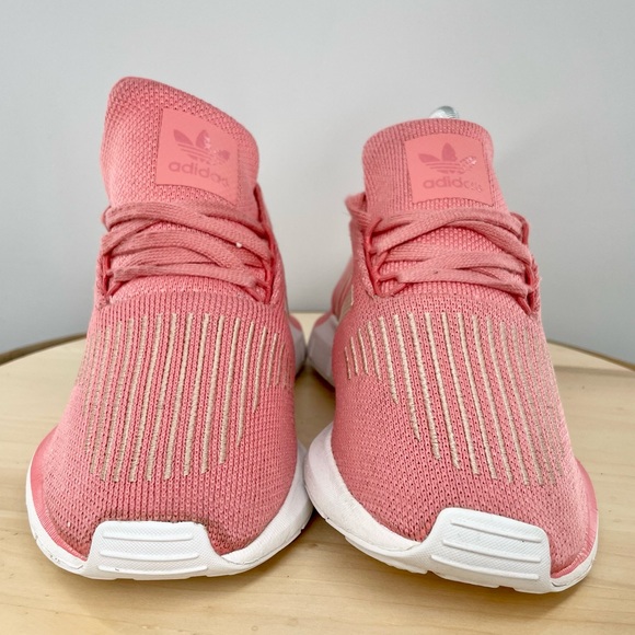 adidas Swift Run J Big Kids Tactile Shoes Sz US 4 - Picture 2 of 9